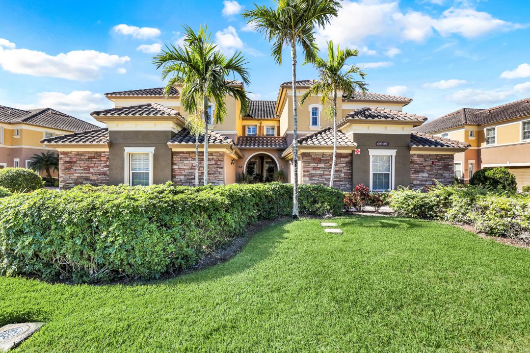 9545 Ironstone Terrace #202, Naples, FL 34120
