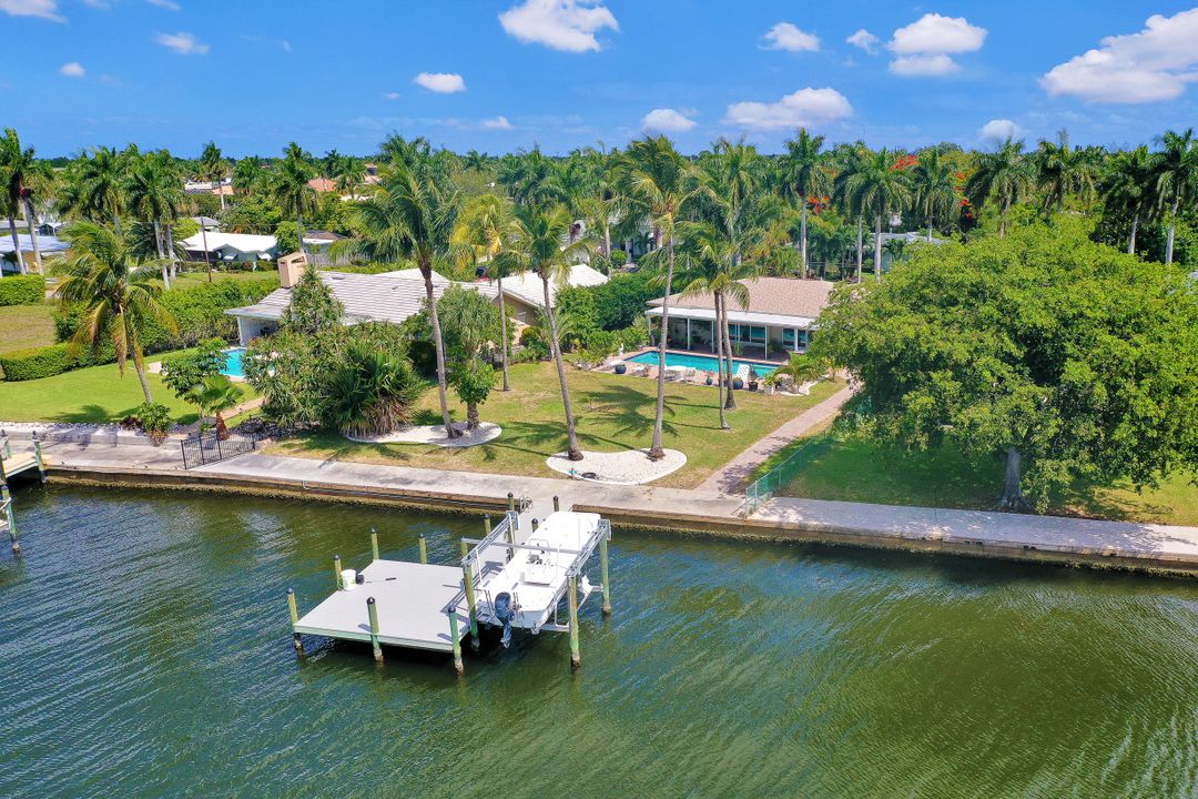 256 Bayshore Dr, Cape Coral, FL 33904