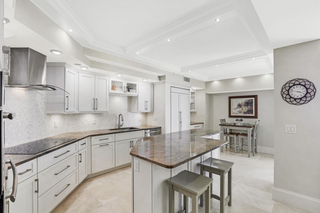 980 Cape Marco Dr #906, Marco Island, FL 34145