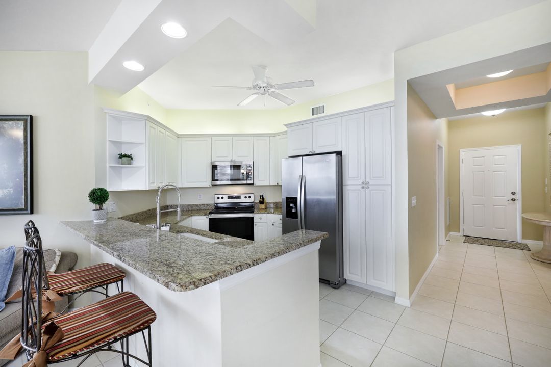 450 Launch Cir #401, Naples, FL 34108