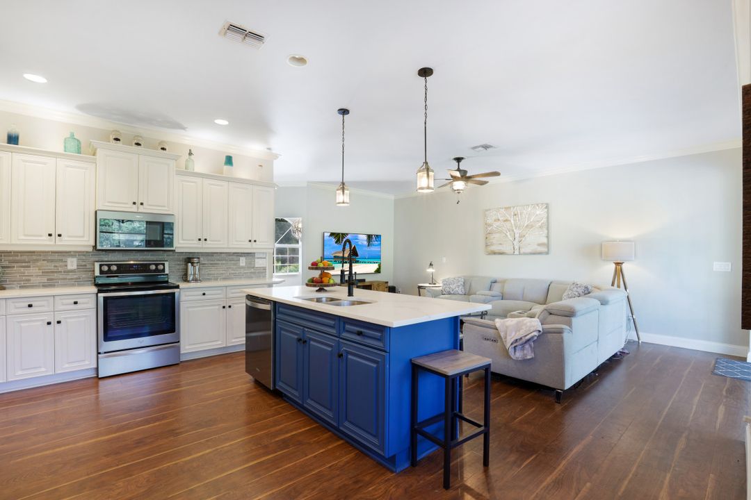 25251 Bay Cedar Dr, Bonita Springs, FL 34134