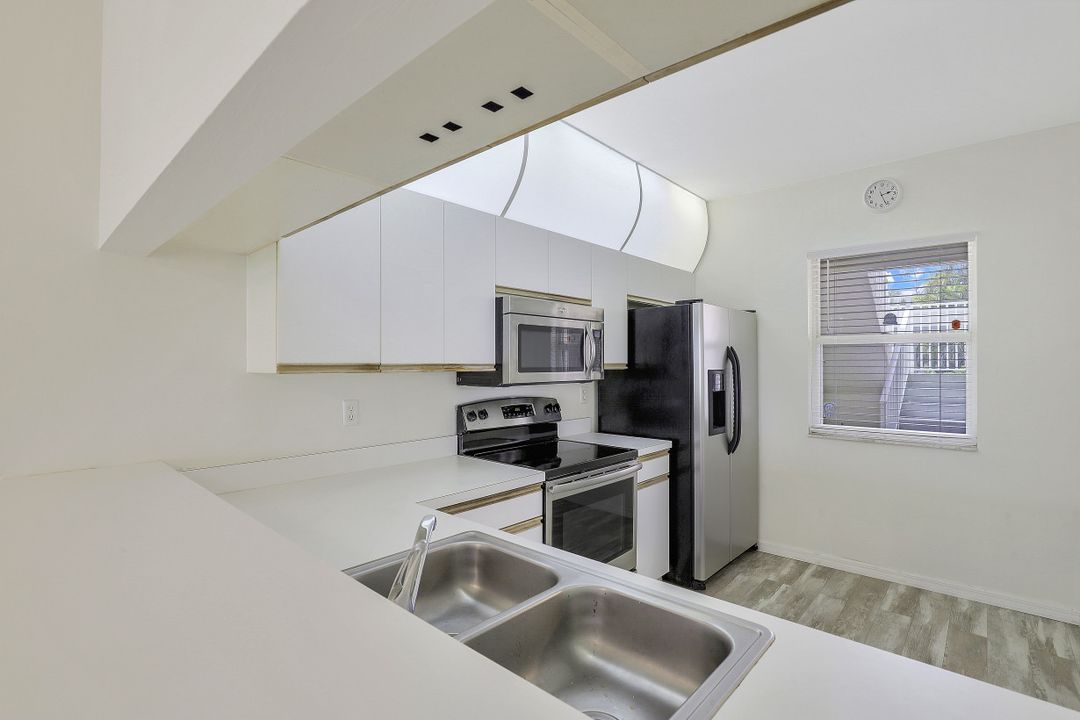 328 Bradstrom Cir, #E-101 Naples, FL 34113