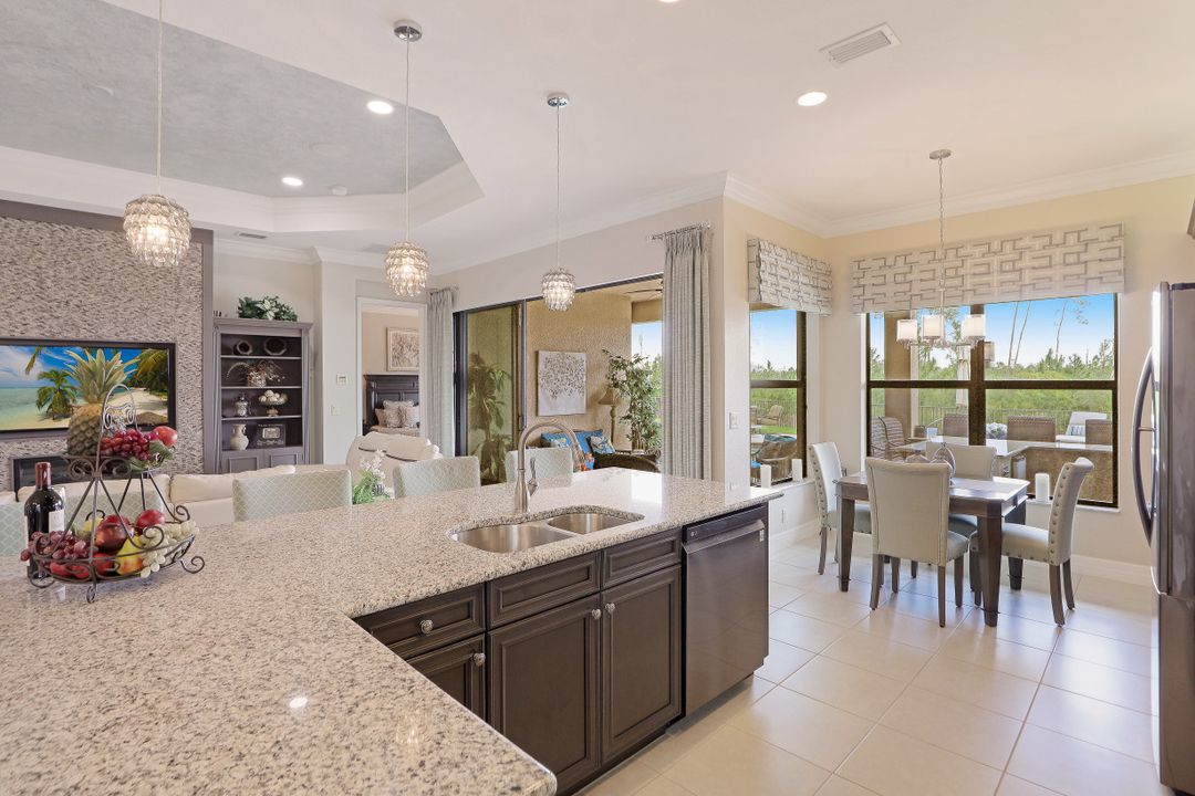 2832 Cinnamon Bay Cir, Naples, FL 34119