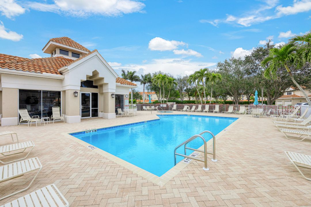 3584 Windjammer Cir #1703, Naples, FL 34112