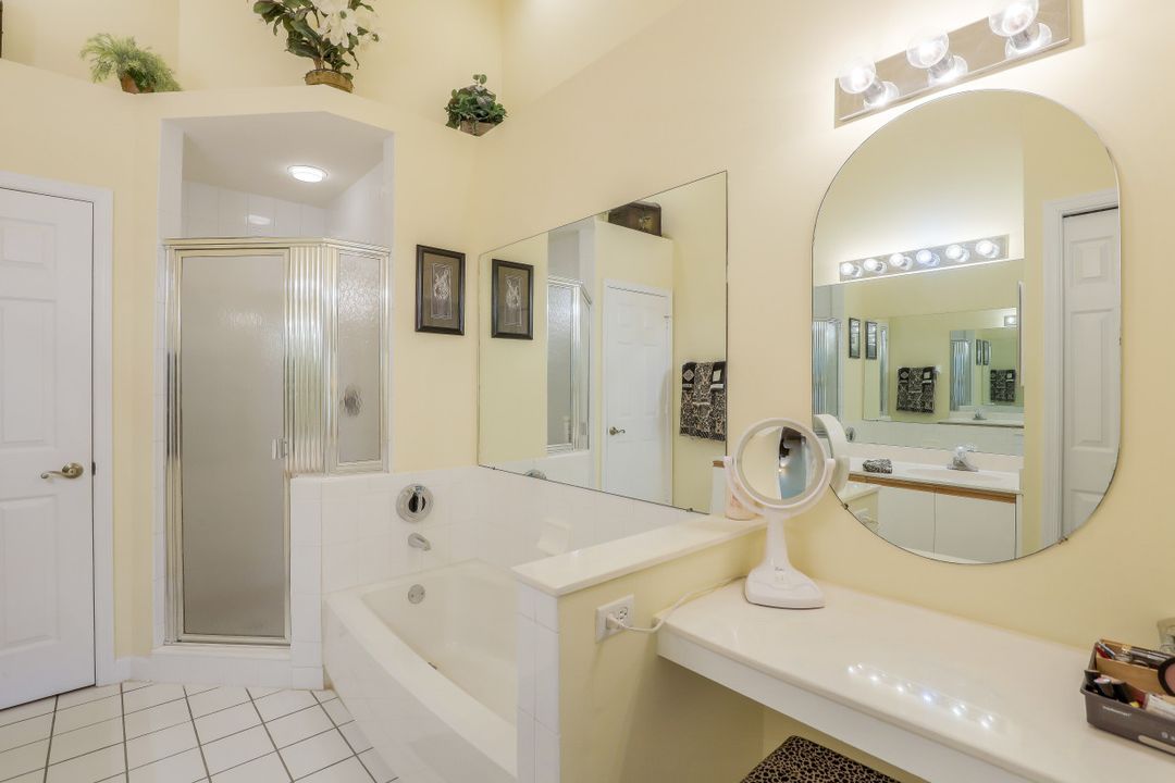 2305 Hidden Lake Dr #4, Naples, FL 34112