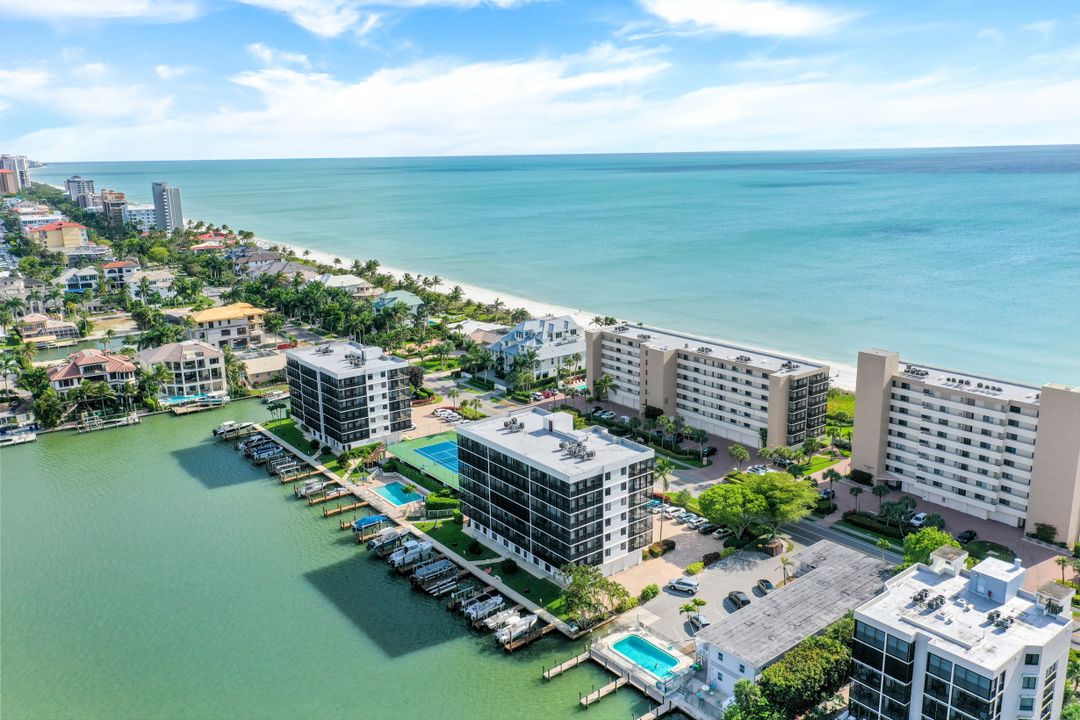 10482 Gulf Shore Dr #231, Naples, FL 34108