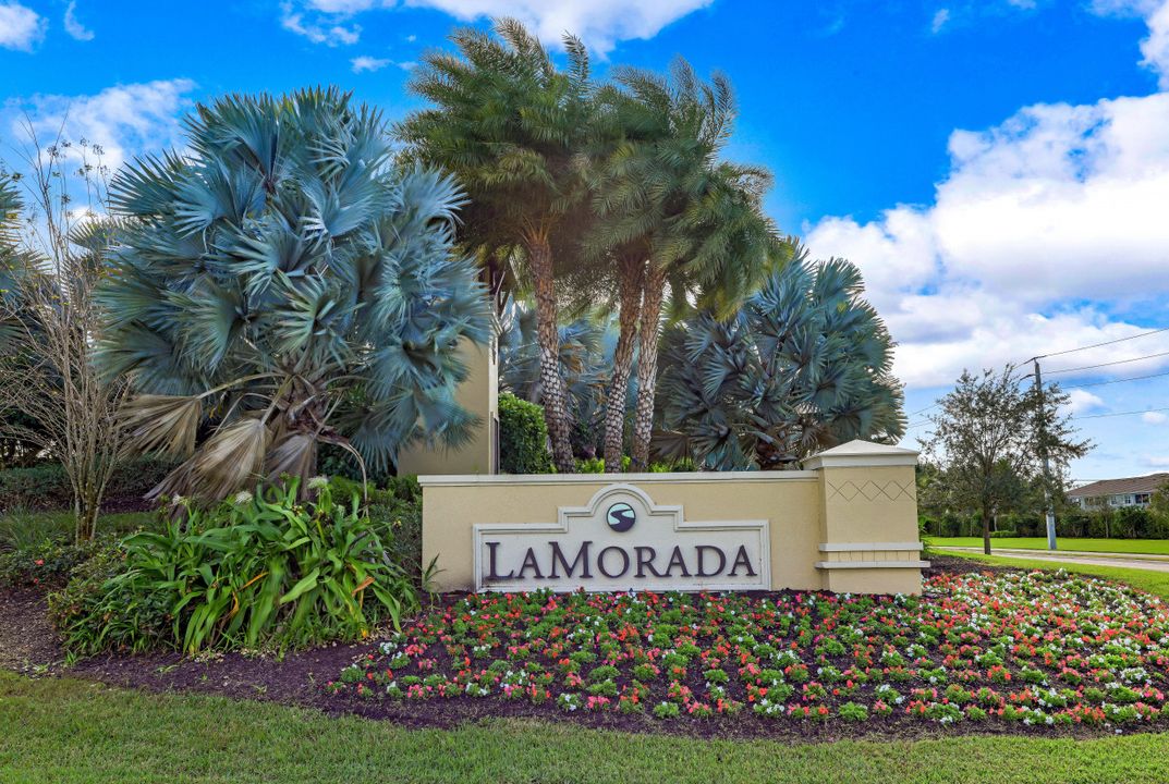 2067 Antigua Ln, Naples, FL 34120