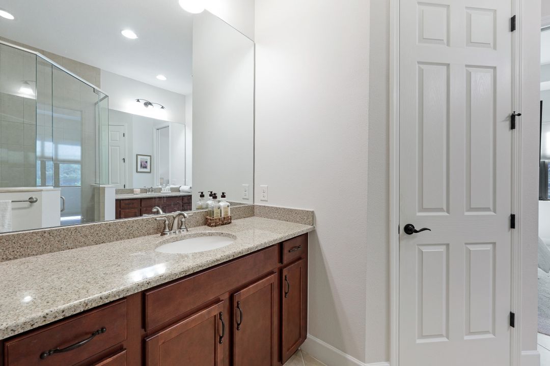 9123 Isla Bella Cir, Bonita Springs, FL 34135