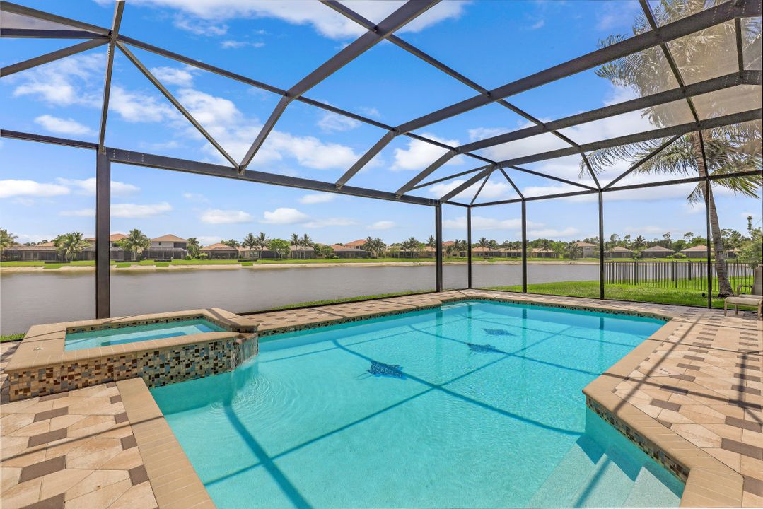 3910 Glacier Ct, Naples, FL 34119