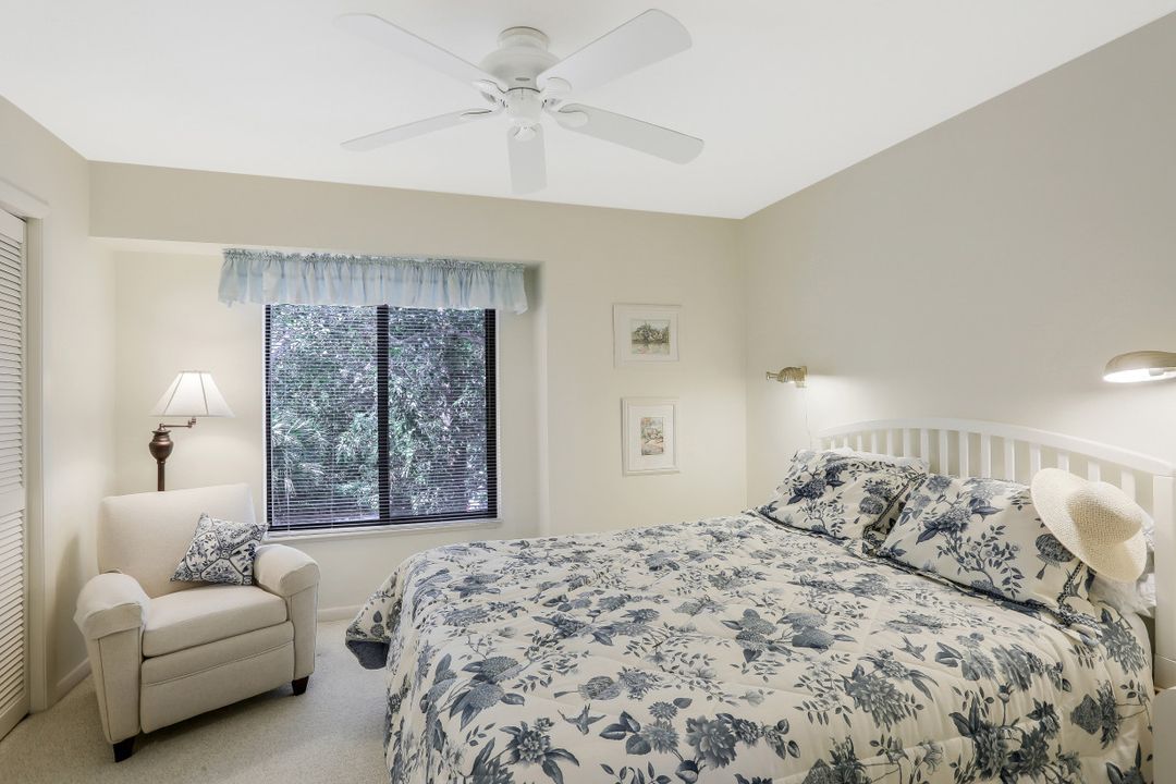 27006 Oakwood Lake Dr, Bonita Springs, FL 34134