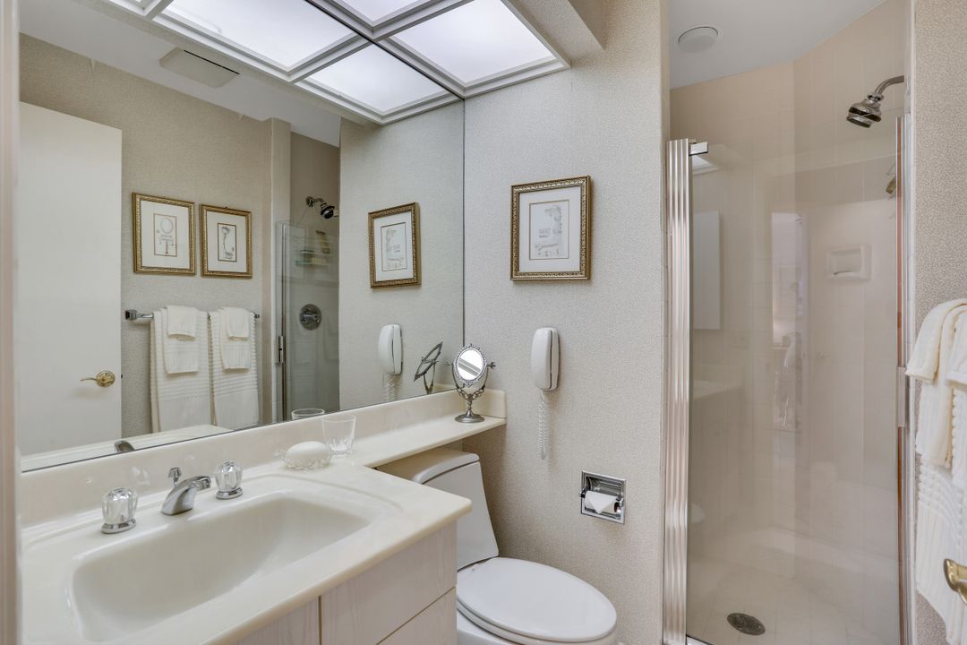 4951 Gulf Shore Blvd #302, Naples, FL 34103