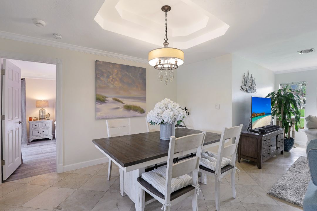 989 E Valley Dr, Bonita Springs, FL 34134