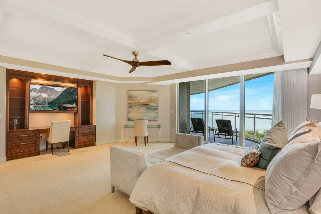 11125 Gulf Shore Dr #606, Naples, FL 34108