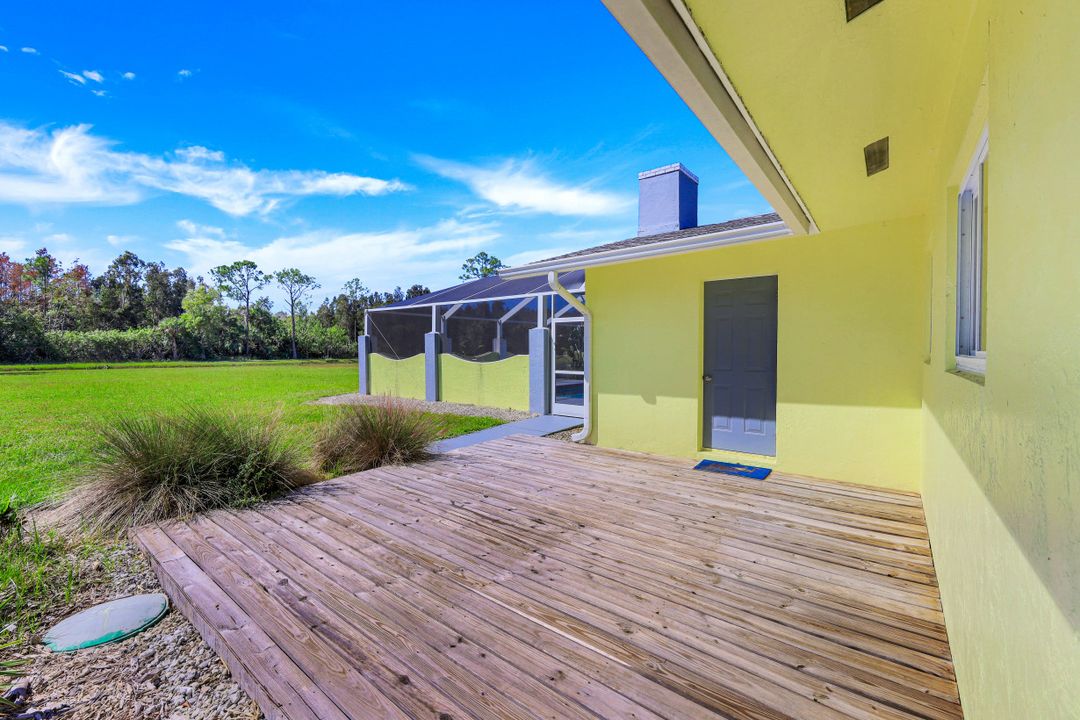 5322 Myrtle Ln, Naples, FL 34113