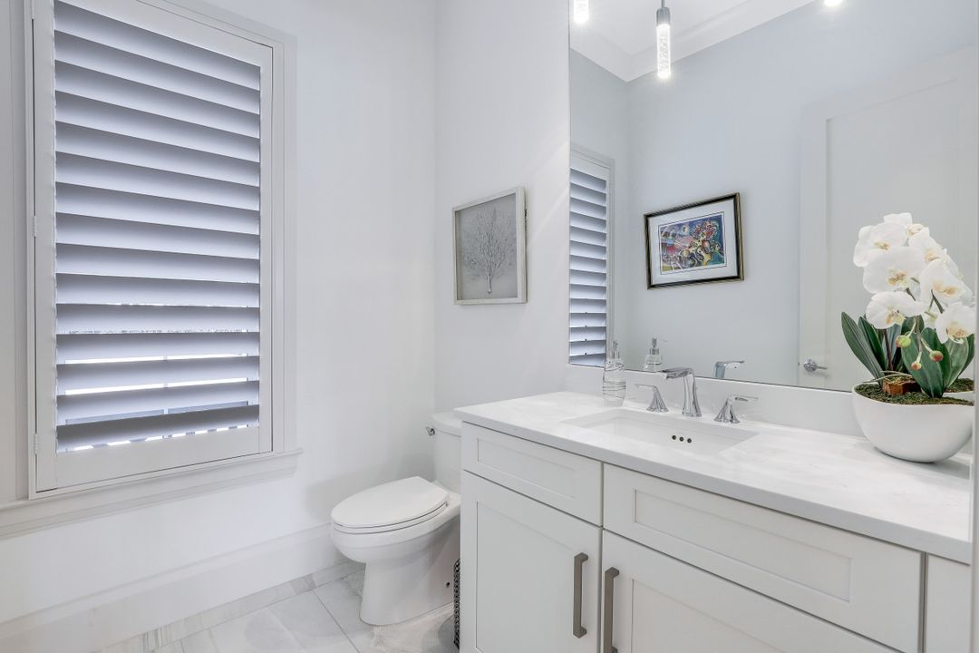 16373 Corsica Way, Naples, FL 34110