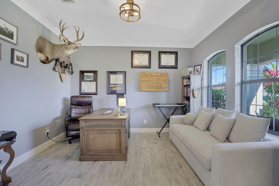 7742 Cypress Walk Dr, Fort Myers, FL 33966