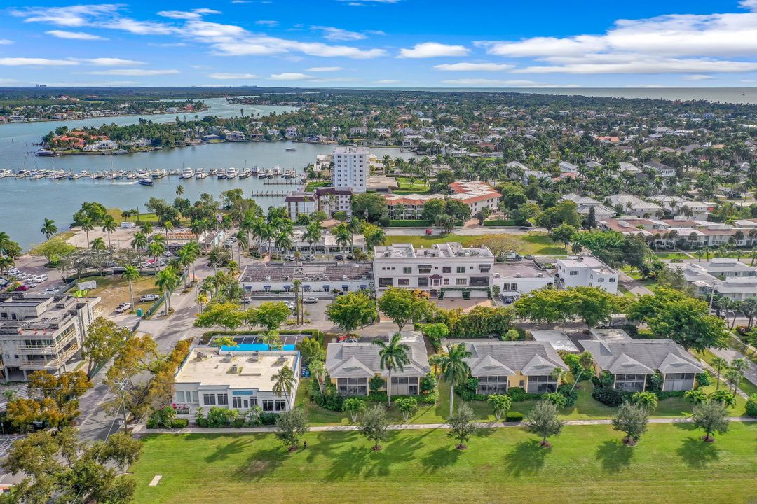 746 Broad Ave S, Naples, FL 34102