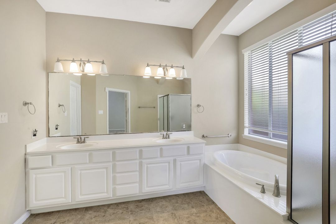 5327 Heath River Ln, Sugar Land, TX 77479