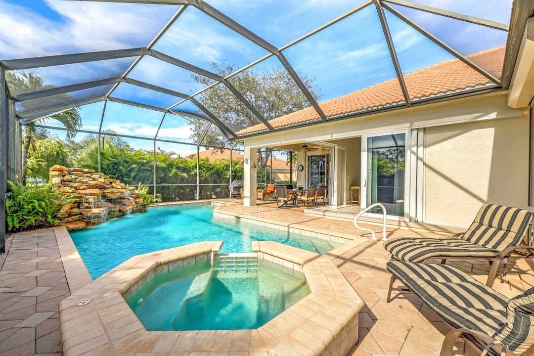 5965 Paradise Cir, Naples, FL 34110