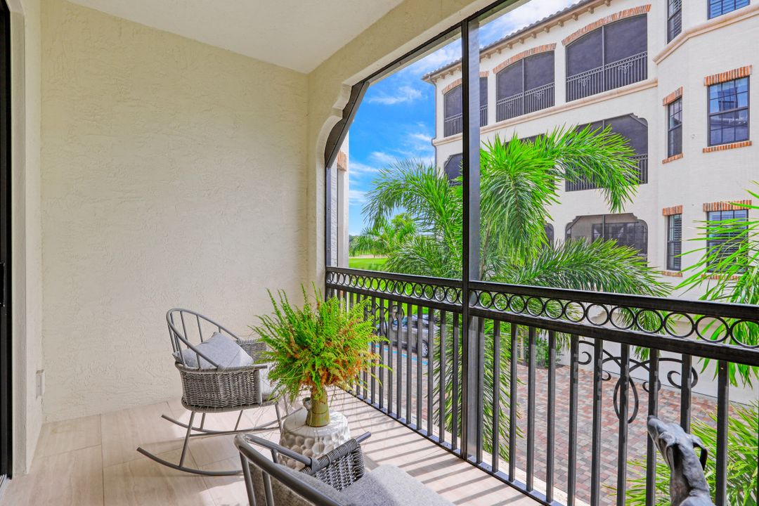 16379 Viansa Way #102, Naples, FL 34110