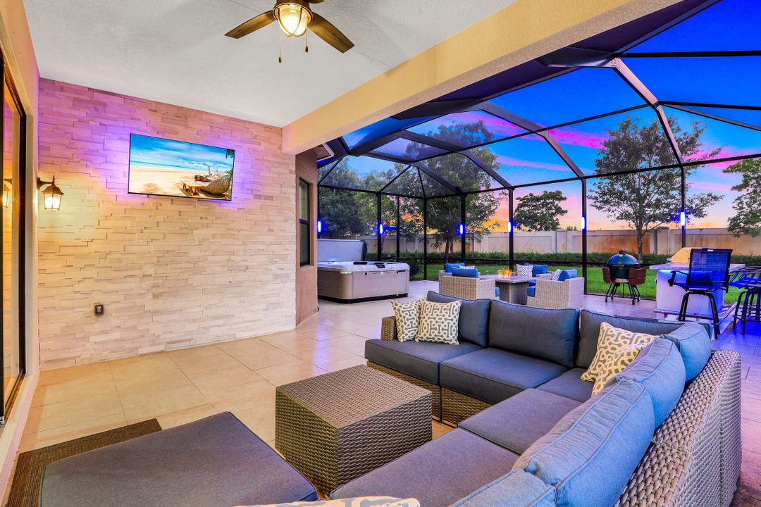 4167 Crescent Ct, Naples, FL 34119