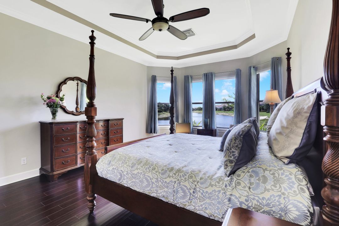 9123 Trivoli Ter, Naples, FL 34119