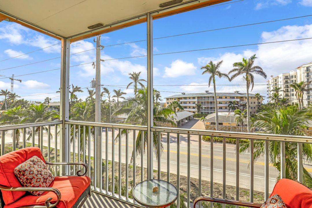 1100 Gulf Shore Blvd N #306, Naples, FL 34102