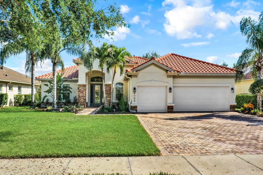9795 Nickel Ridge Cir, Naples, FL 34120