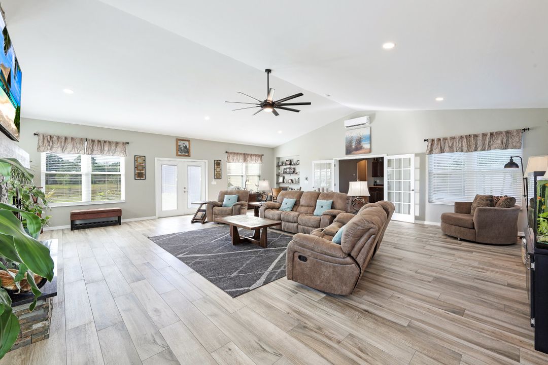 18251 Lynn Rd, North Fort Myers, FL 33917