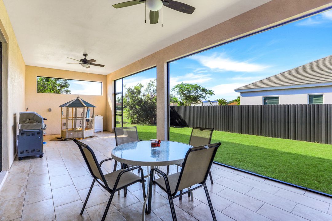 25 Crestwood Cir S, Lehigh Acres, FL 33936