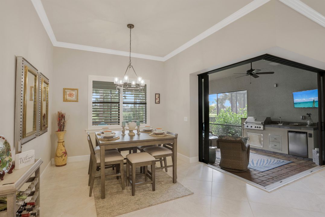 9350 Greyhawk Trl, Naples, FL 34120