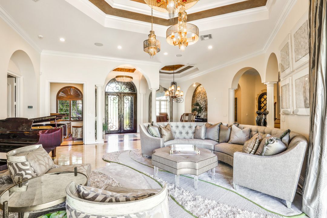 18000 Via Bellamare Ln, Miromar Lakes, FL 33913