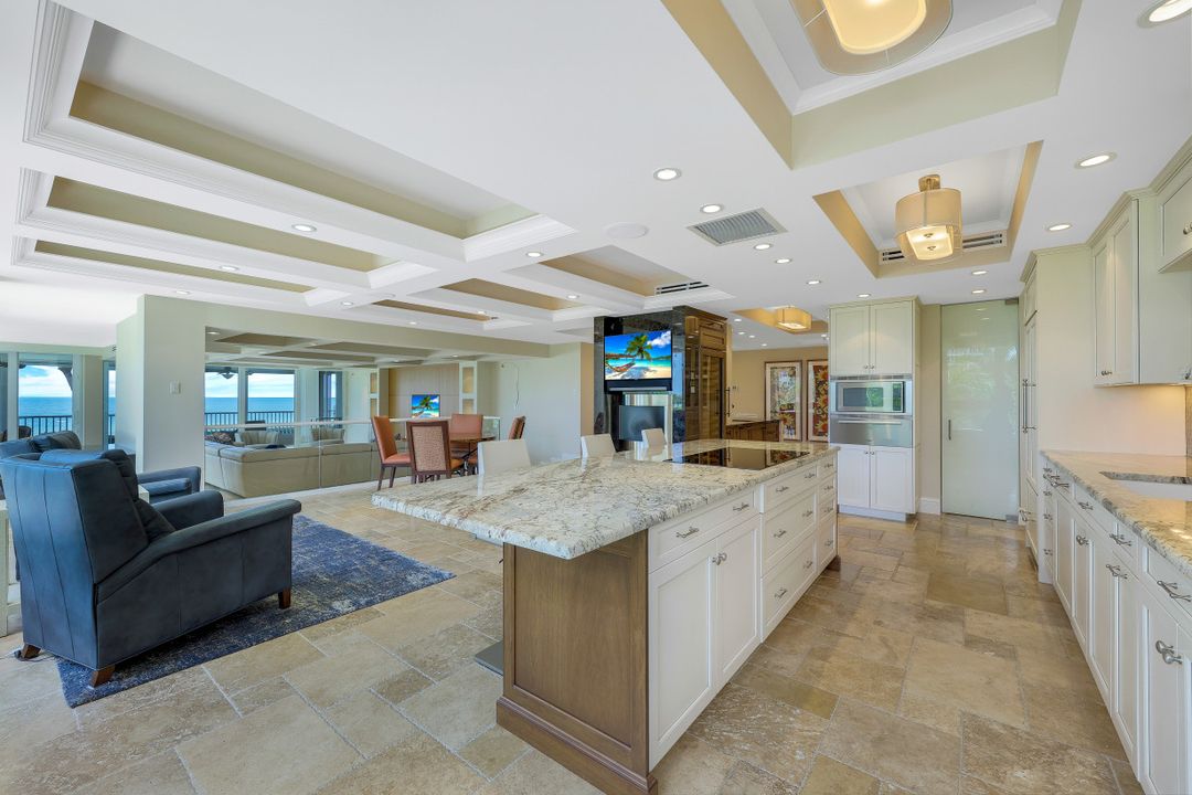 4301 Gulf Shore Blvd N #203, Naples, FL 34103