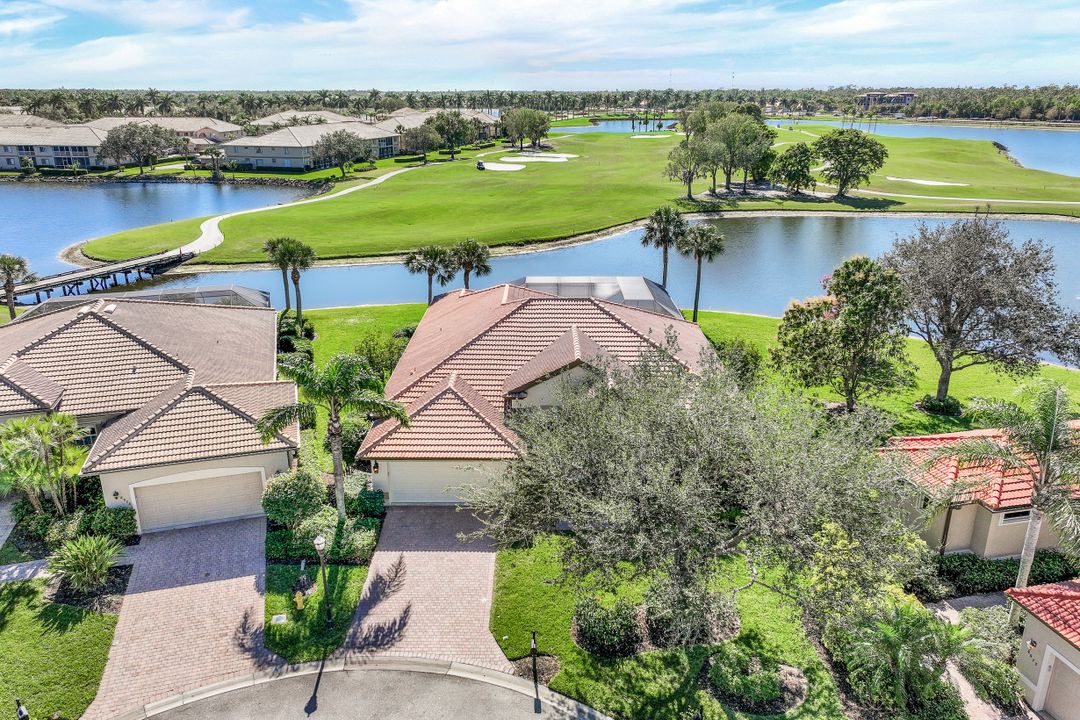 8979 Morgan Ct, Naples, FL 34113