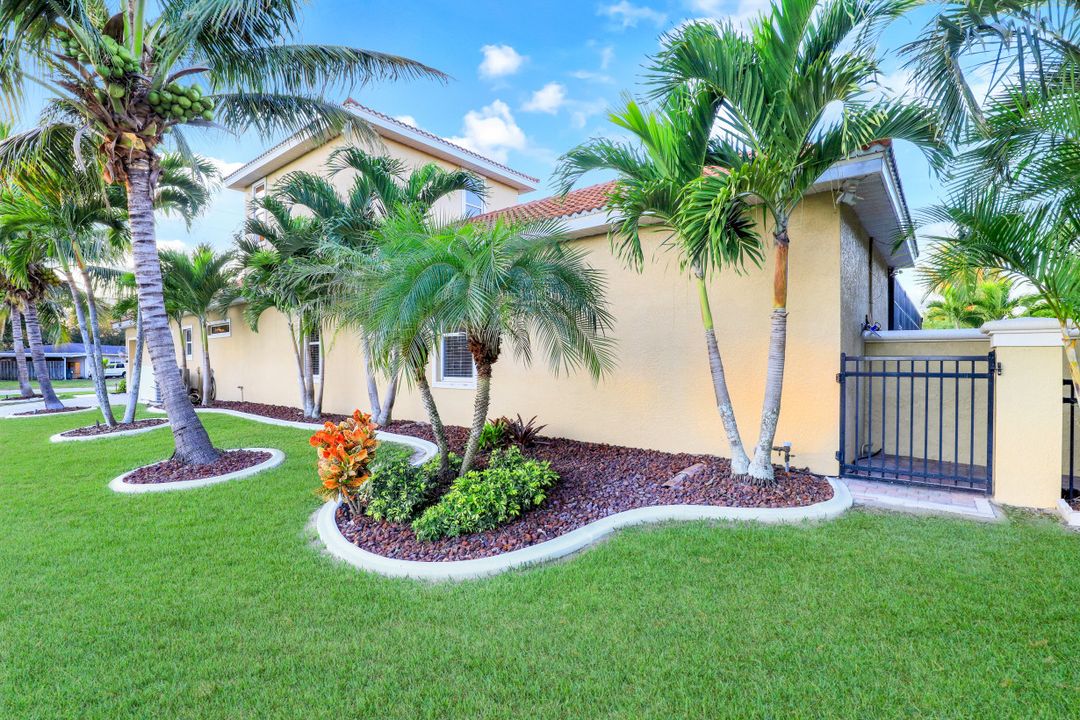 5667 Winkler Rd, Fort Myers, FL 33919