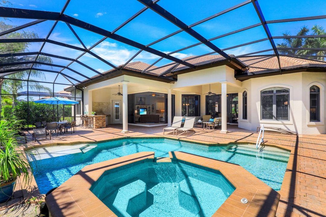 7413 Byrons Way, Naples, FL 34113