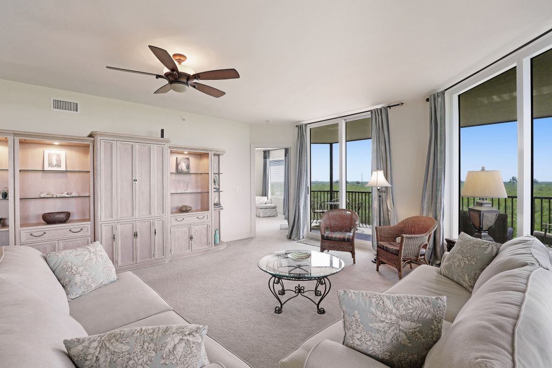 1065 Borghese Ln, Naples, FL 34114