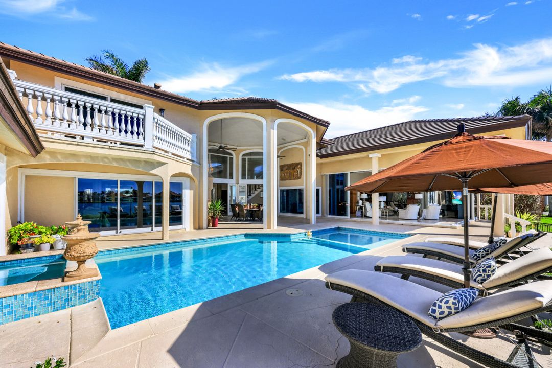 856 Inlet Dr, Marco Island, FL 34145