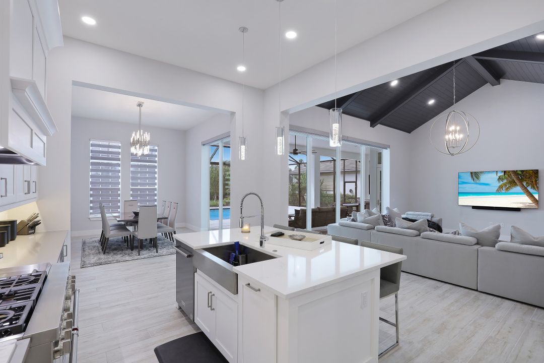 3228 Tavolara Ln, Naples, FL 34114