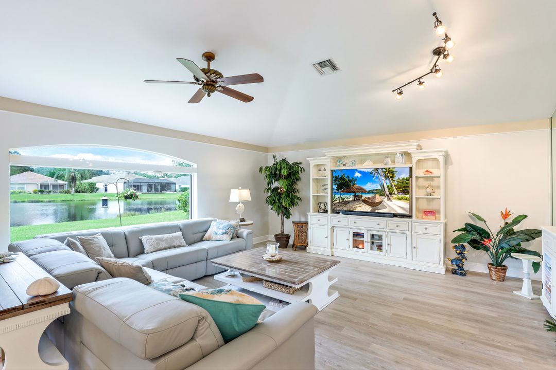 25670 Springtide Ct, Bonita Springs, FL 34135