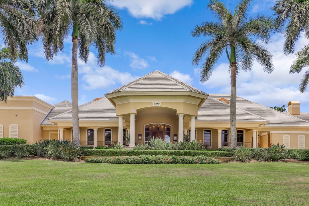 1818 Leamington Ln, Naples, FL 34109