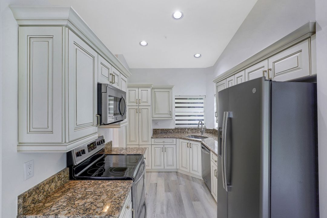 24820 Lakemont Cove Ln #201, Bonita Springs, FL 34134