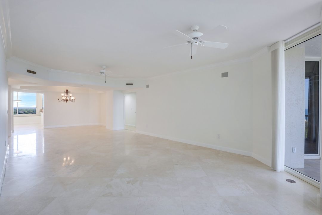 7117 Pelican Bay Blvd #1603, Naples, FL 34108
