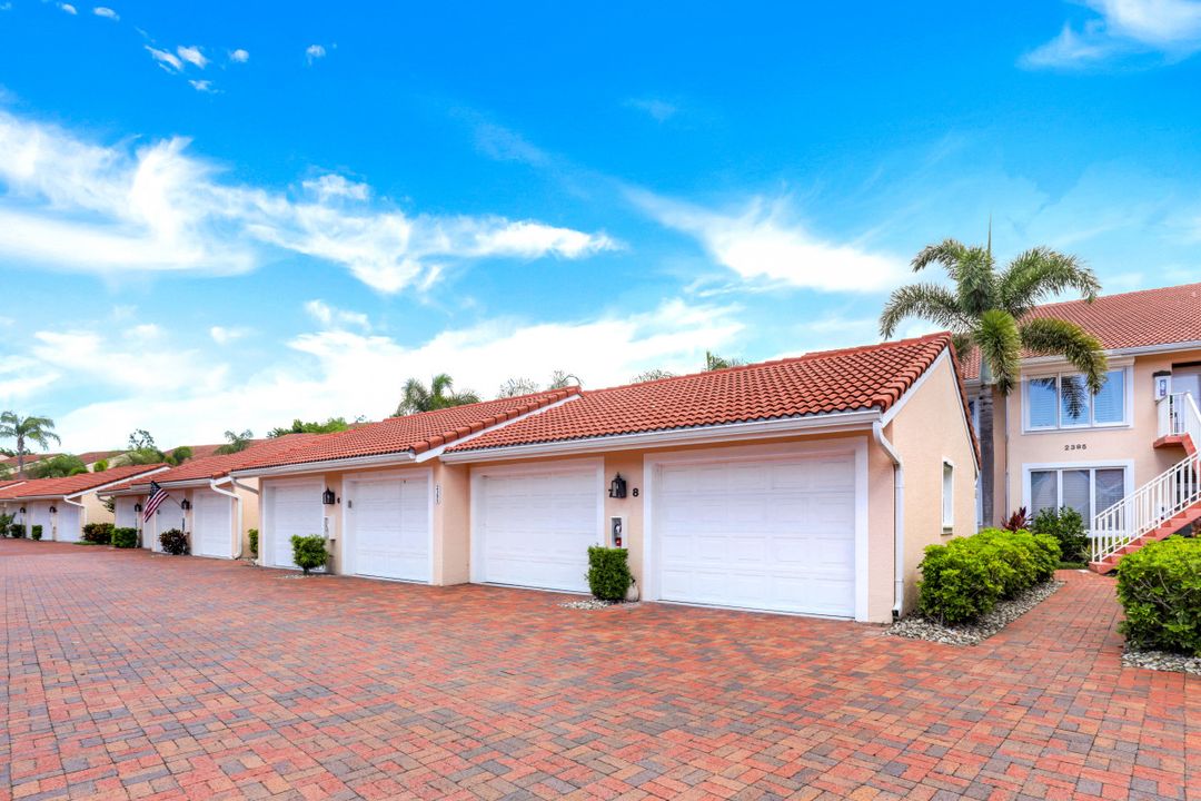 2395 Hidden Lake Dr #8, Naples, FL 34112