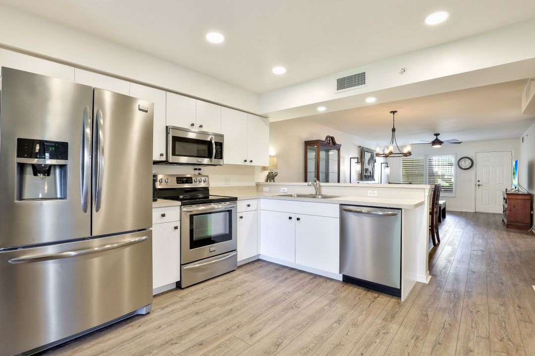 4940 Cougar Ct S #101, Naples, FL 34109