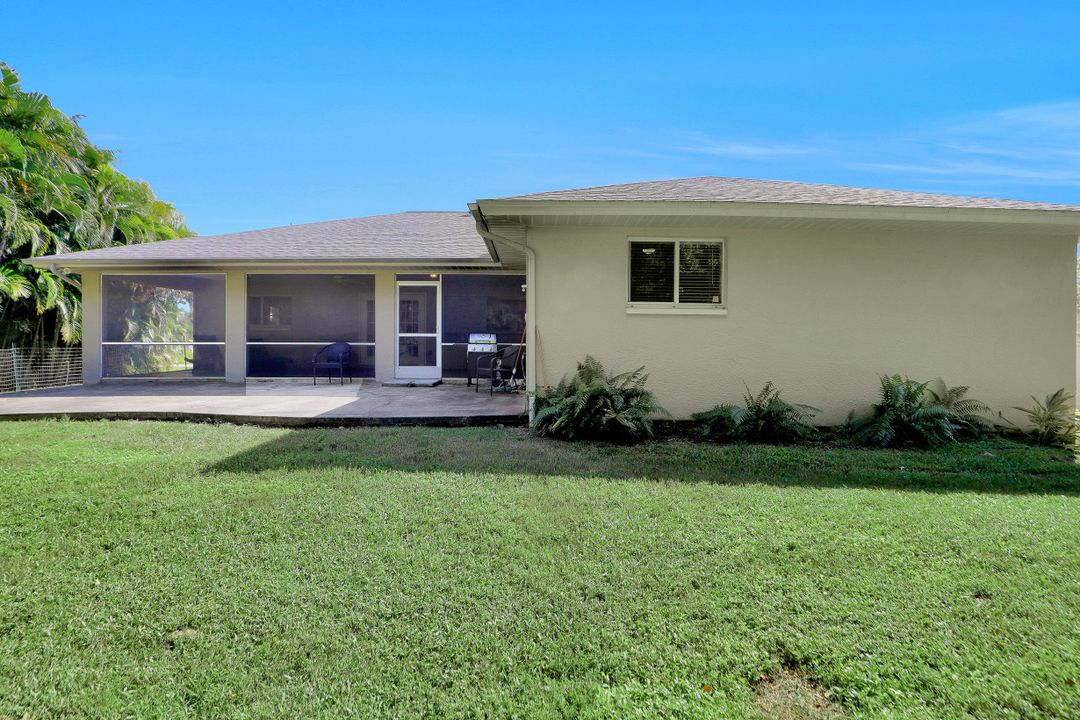 6665 Dabney St, Fort Myers, FL 33966