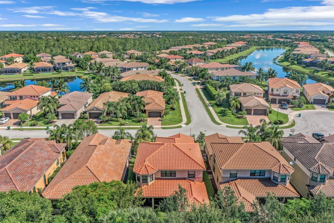 3183 Pacific Dr, Naples, FL 34119