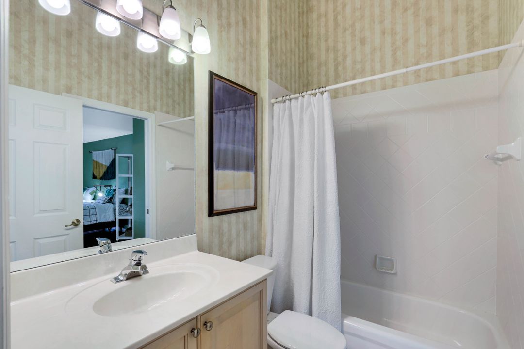 5360 Andover Dr  #202, Naples, FL 34110