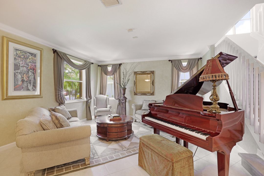 1886 Hidden Trail Ln, Weston, FL 33327