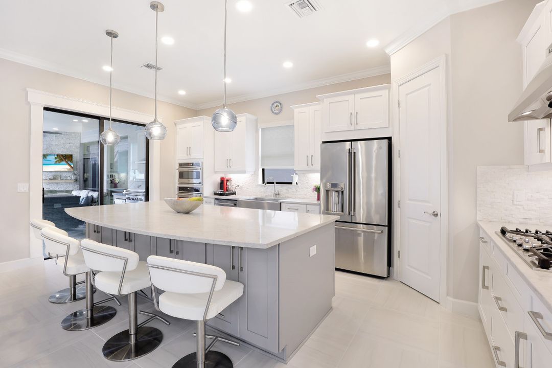 9400 Montelanico Loop, Naples, FL 34119